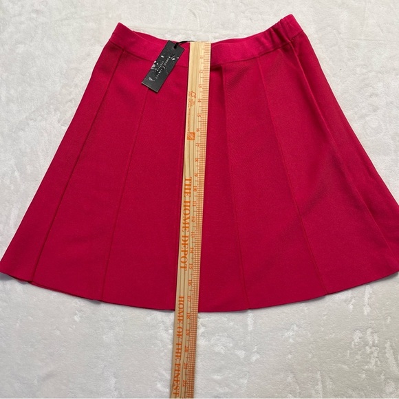 ROMEO AND JULIET COUTURE Women Raspberry Pleated Mini Skirt Size Medium - Picture 6 of 8